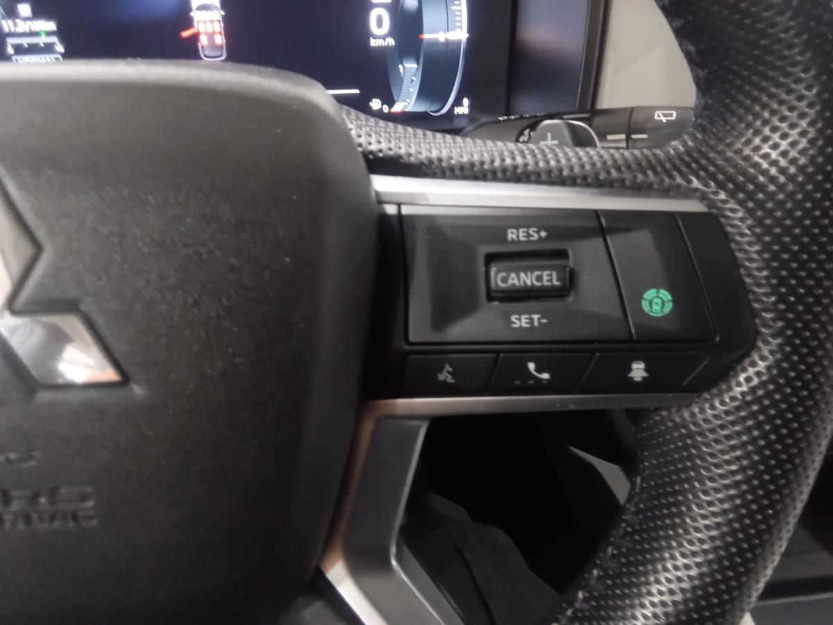 2023 Mitsubishi Outlander PHEV - Image 32