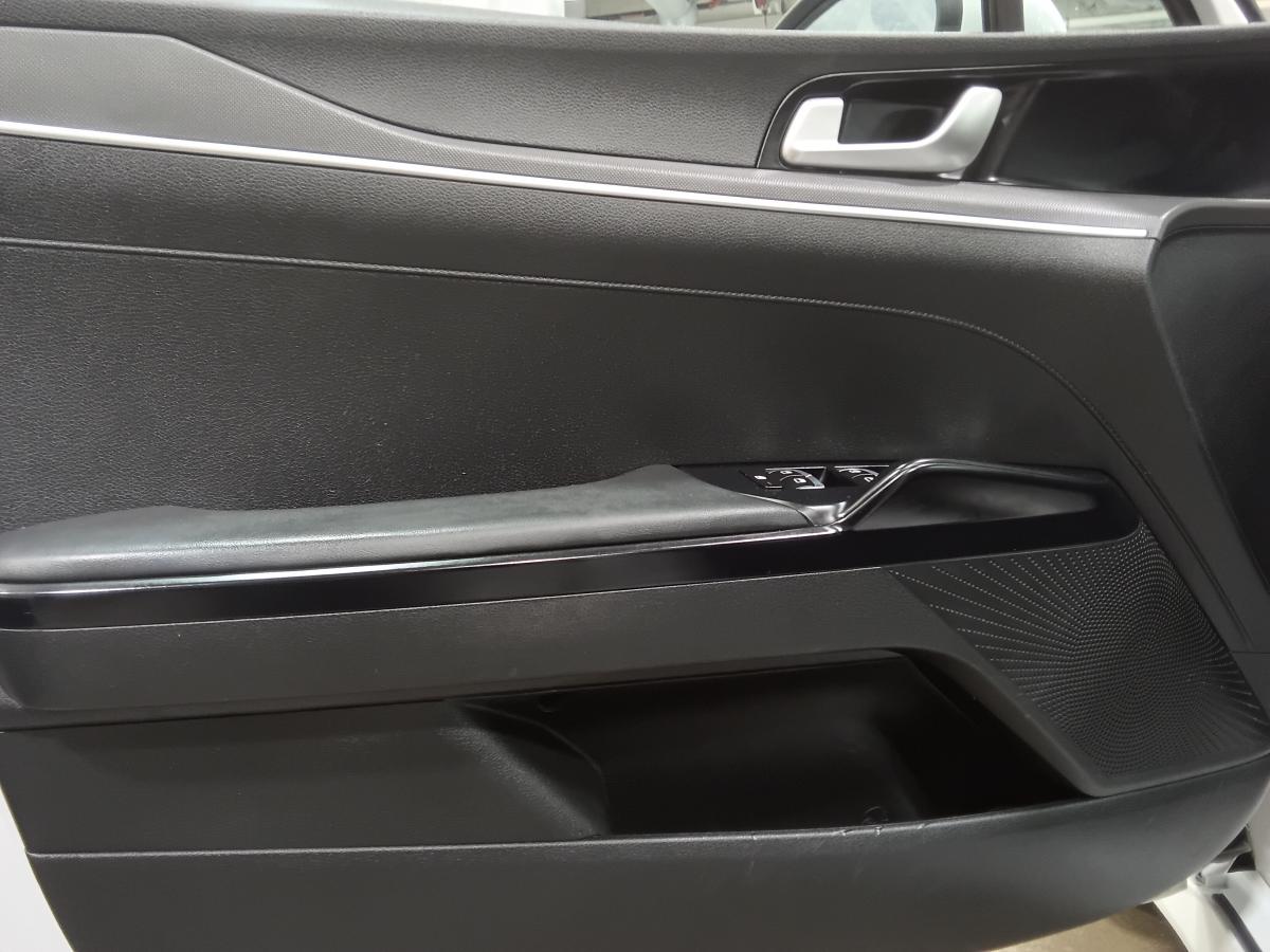 2021 Kia K5 - Image 19