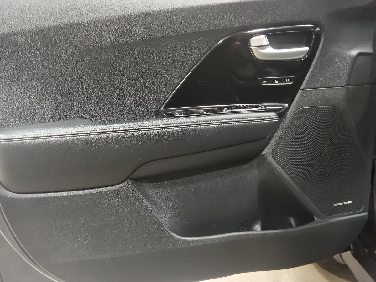 2021 Kia Niro - Image 14