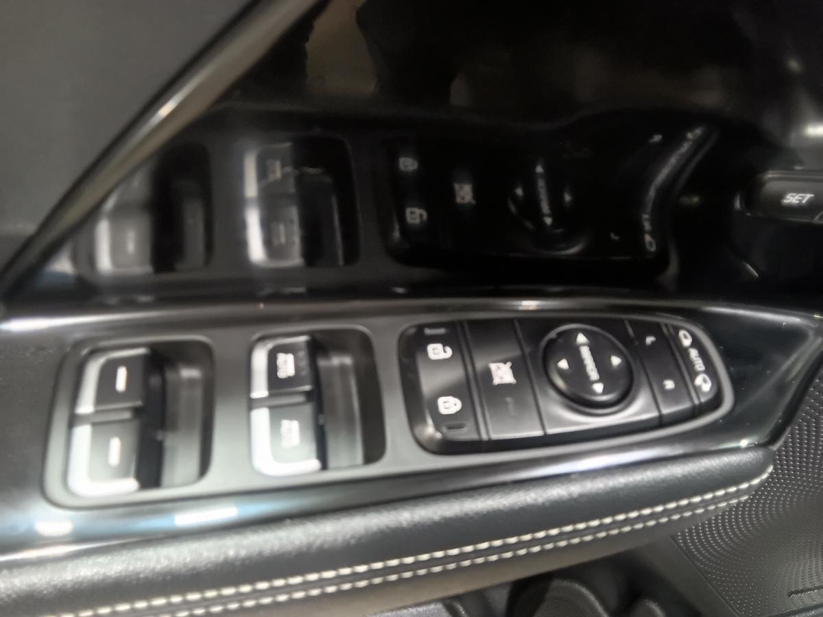 2021 Kia Niro - Image 21