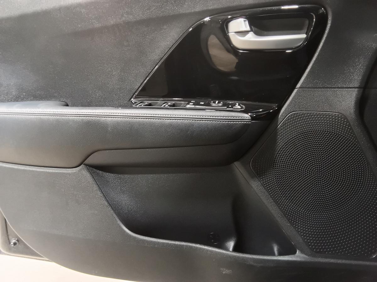 2019 Kia Niro - Image 17