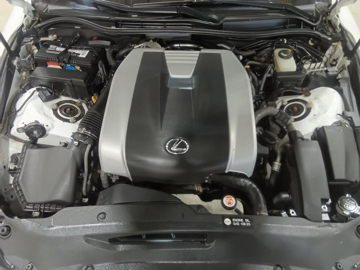 2019 Lexus IS 300 - Image 7