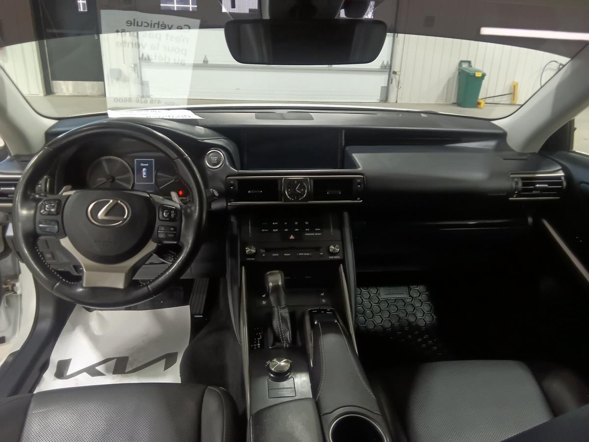 2019 Lexus IS 300 - Image 22