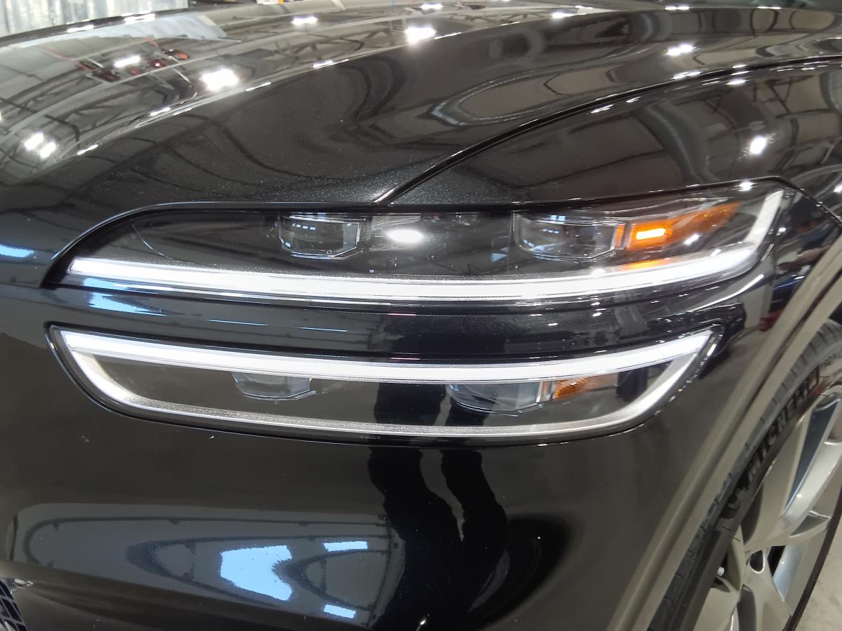 2024 Genesis GV70 - Image 9