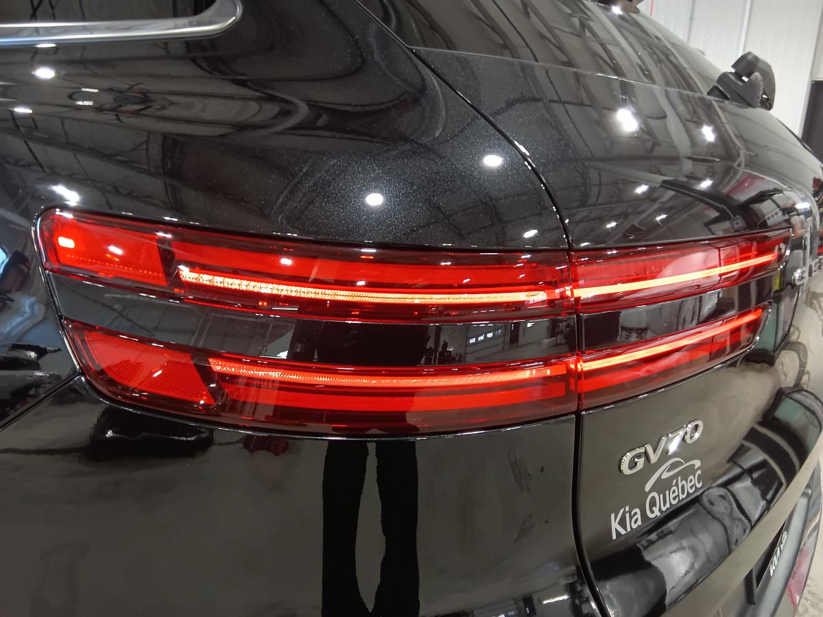 2024 Genesis GV70 - Image 11