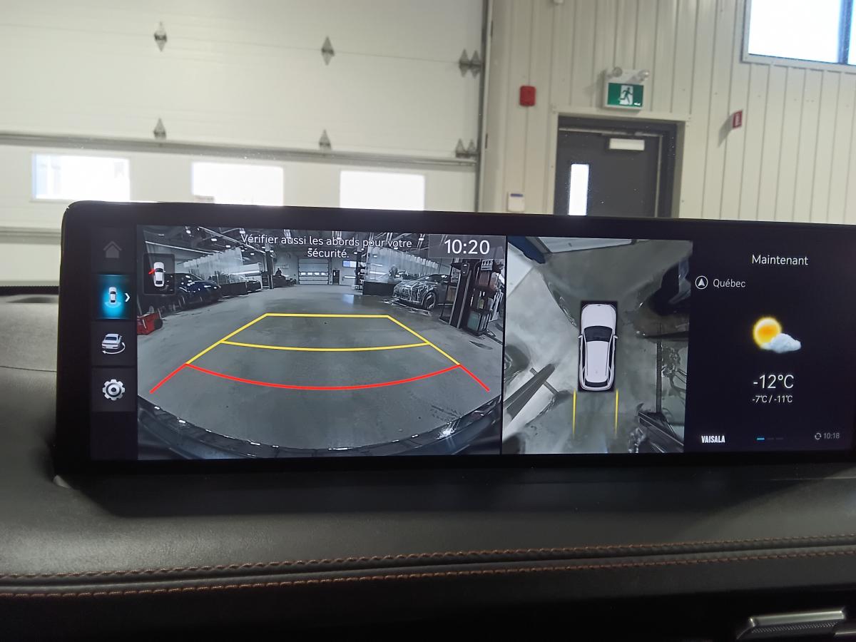 2024 Genesis GV70 - Image 19