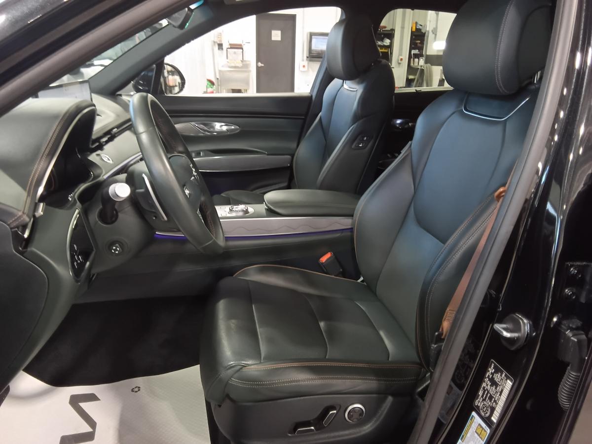 2024 Genesis GV70 - Image 20