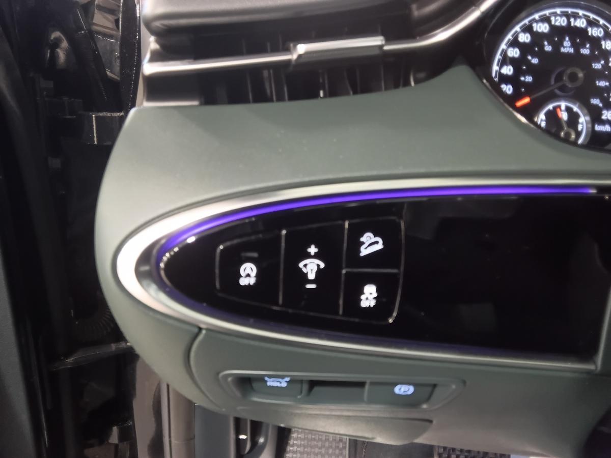 2024 Genesis GV70 - Image 26