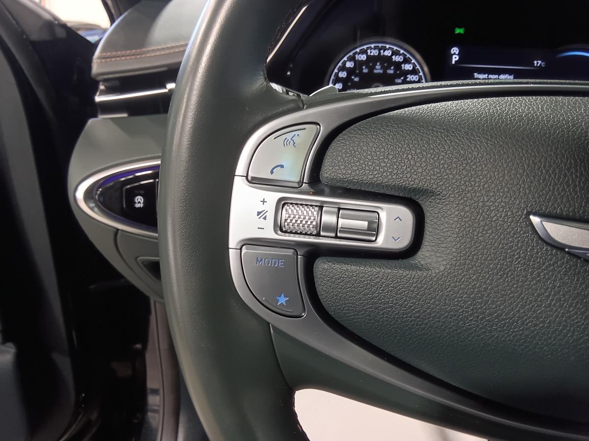 2024 Genesis GV70 - Image 33