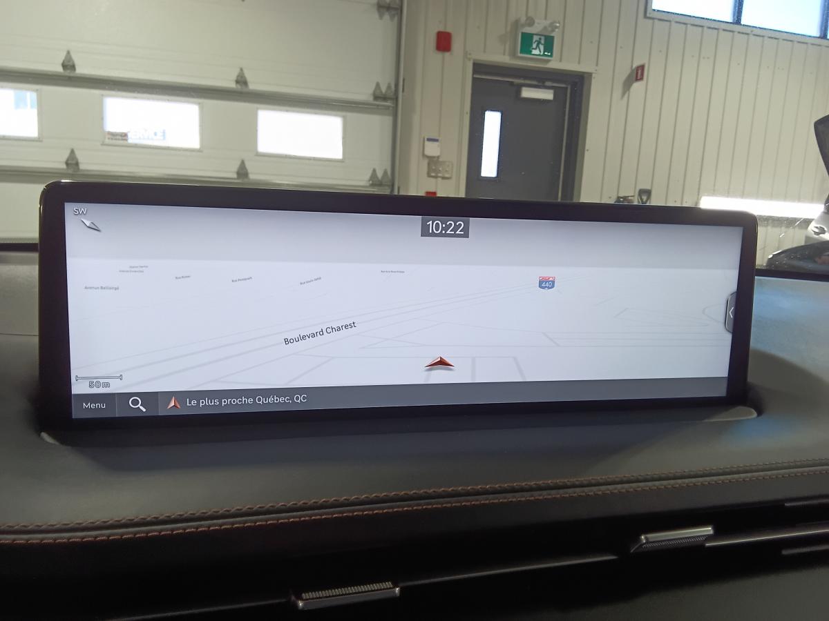 2024 Genesis GV70 - Image 35