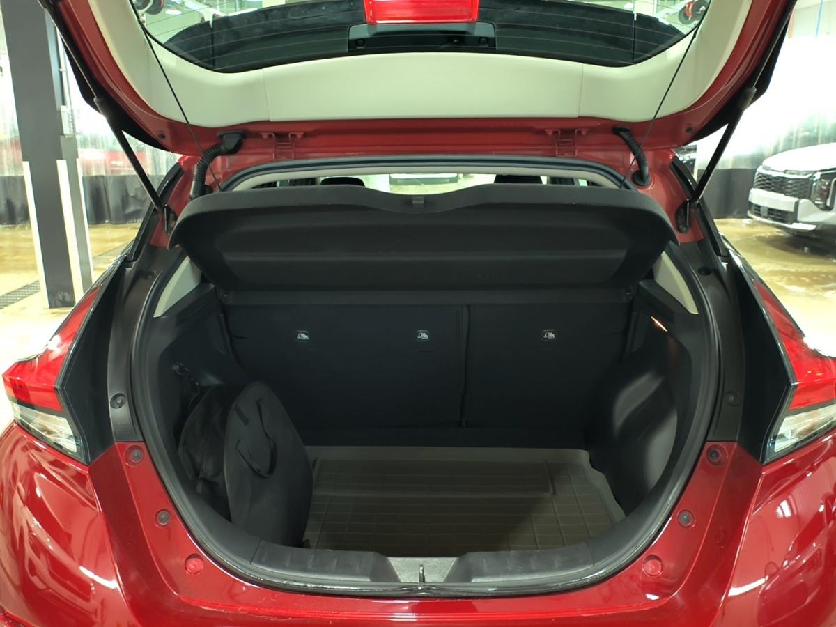 2022 Nissan LEAF - Image 9