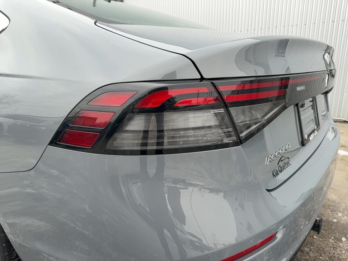 2023 Honda Accord Hybrid - Image 11