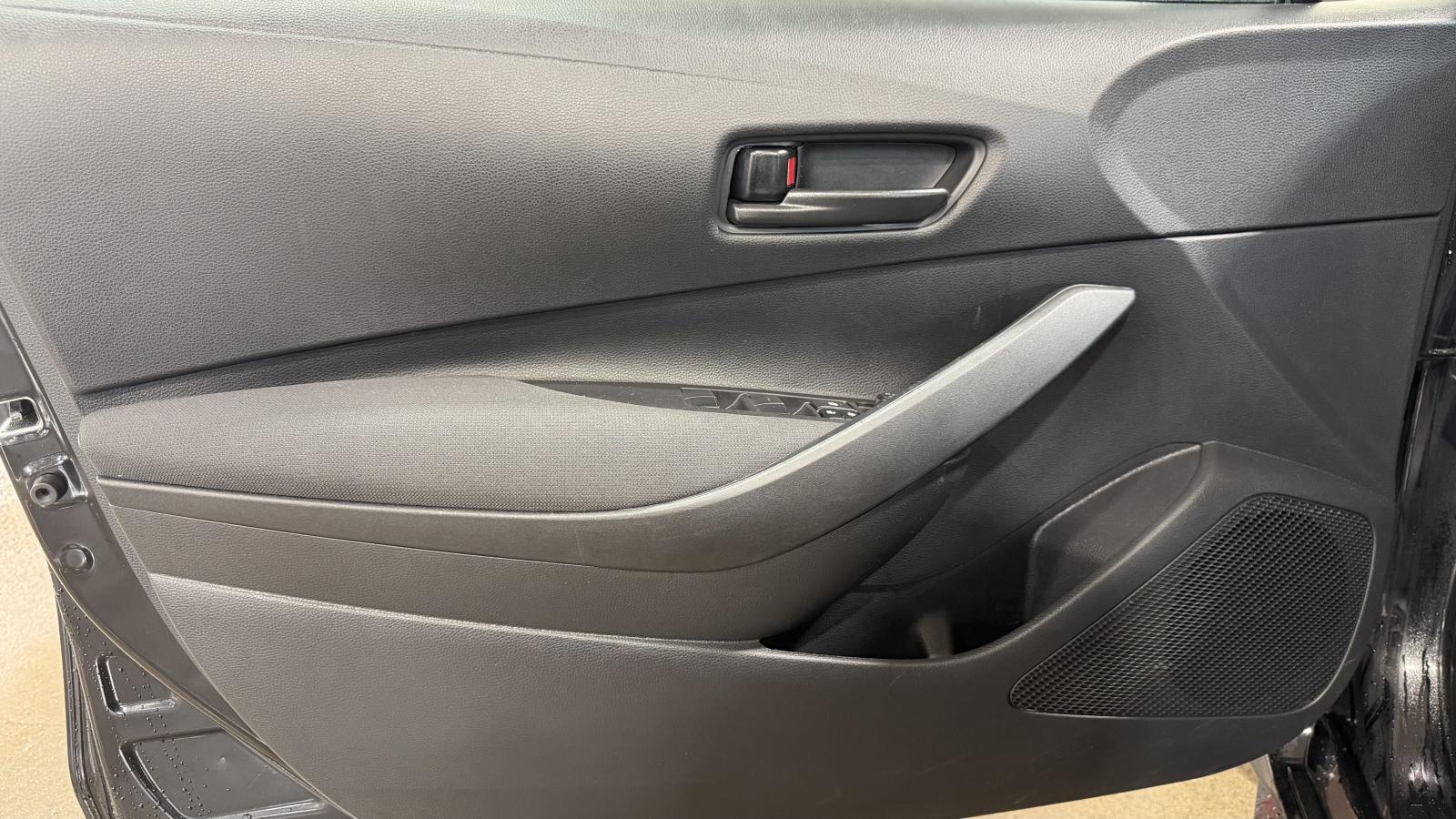 2025 Toyota Corolla - Image 16