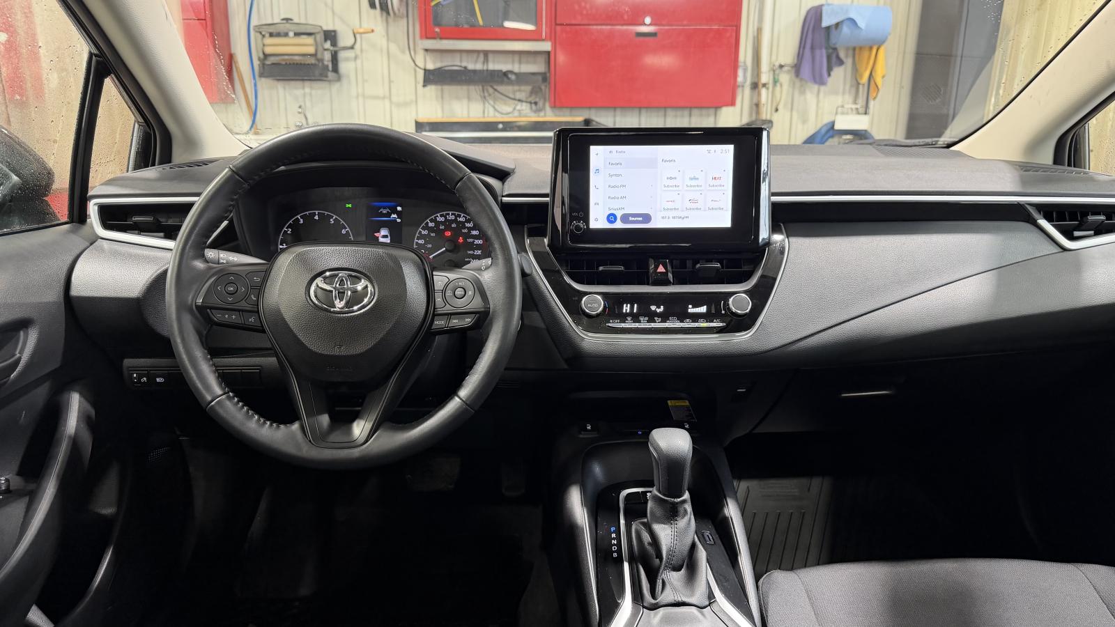 2025 Toyota Corolla - Image 20