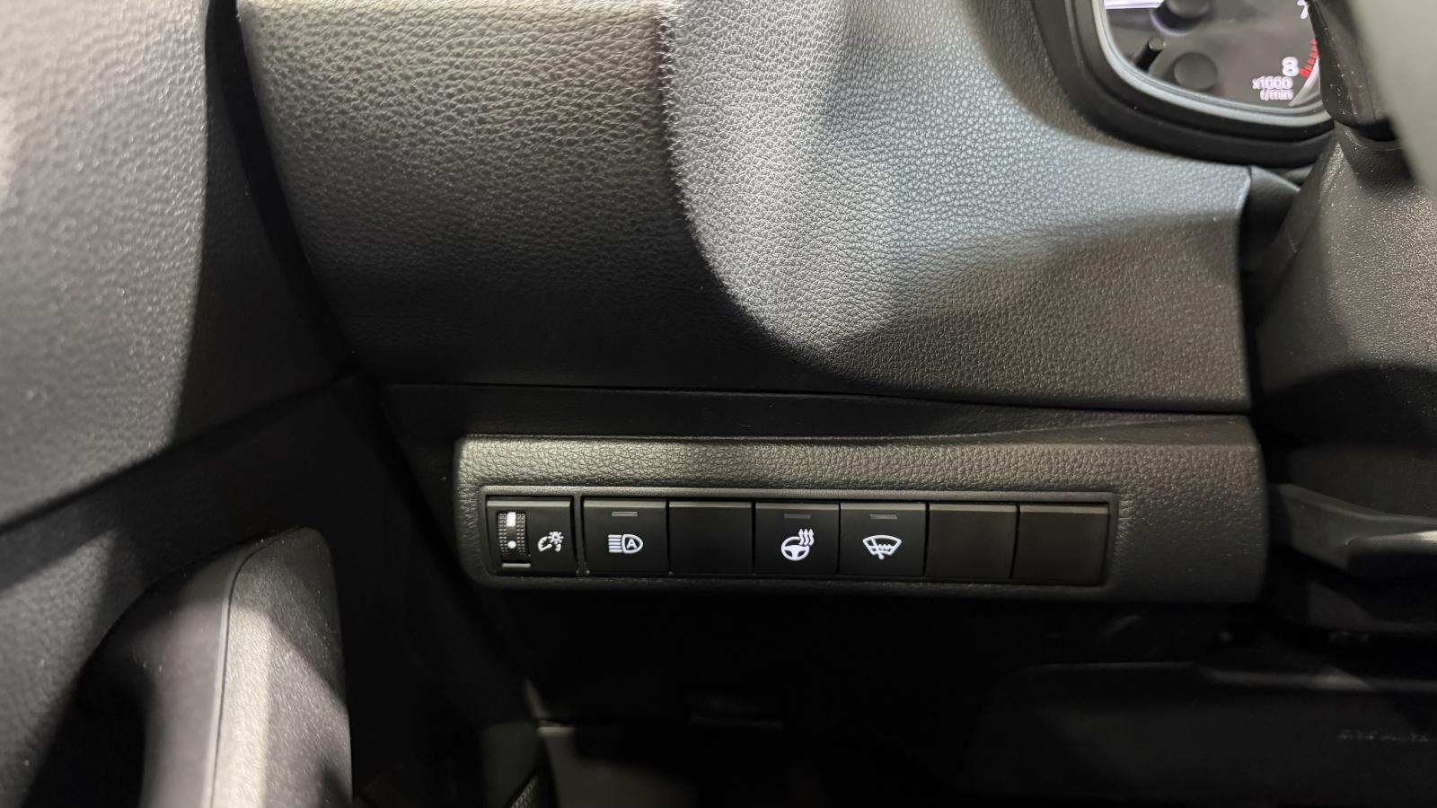 2025 Toyota Corolla - Image 22