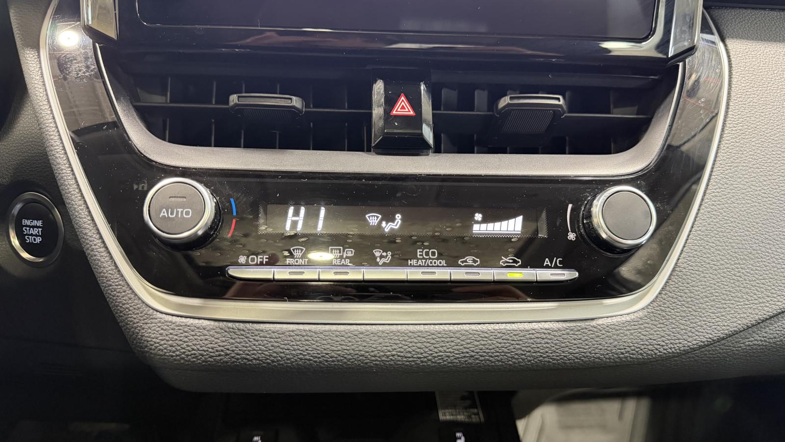 2025 Toyota Corolla - Image 25