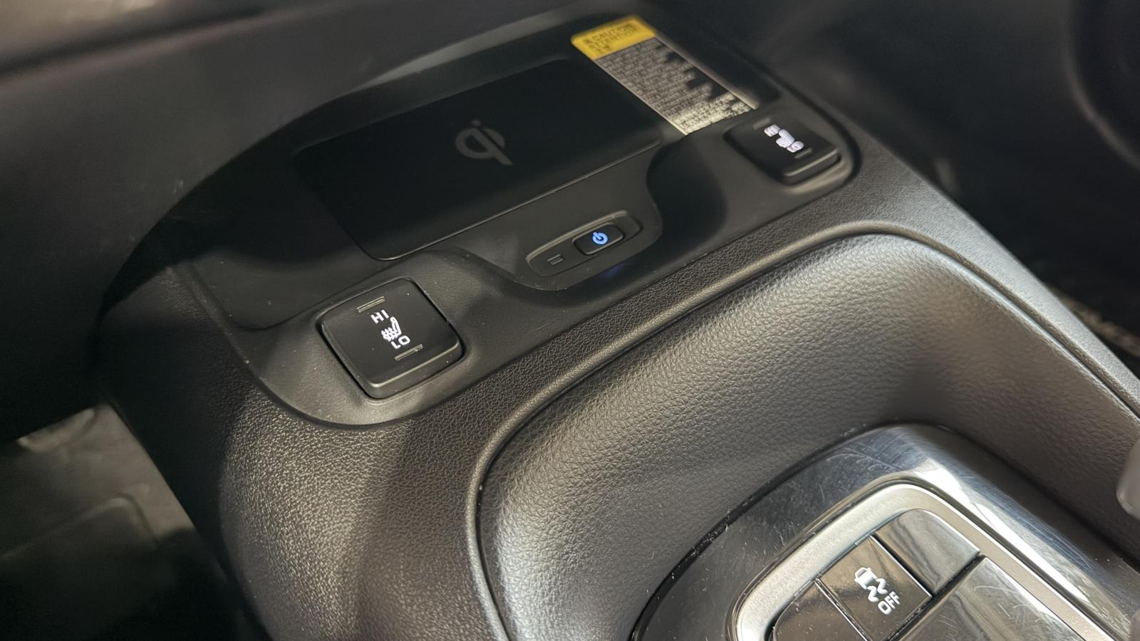 2025 Toyota Corolla - Image 26