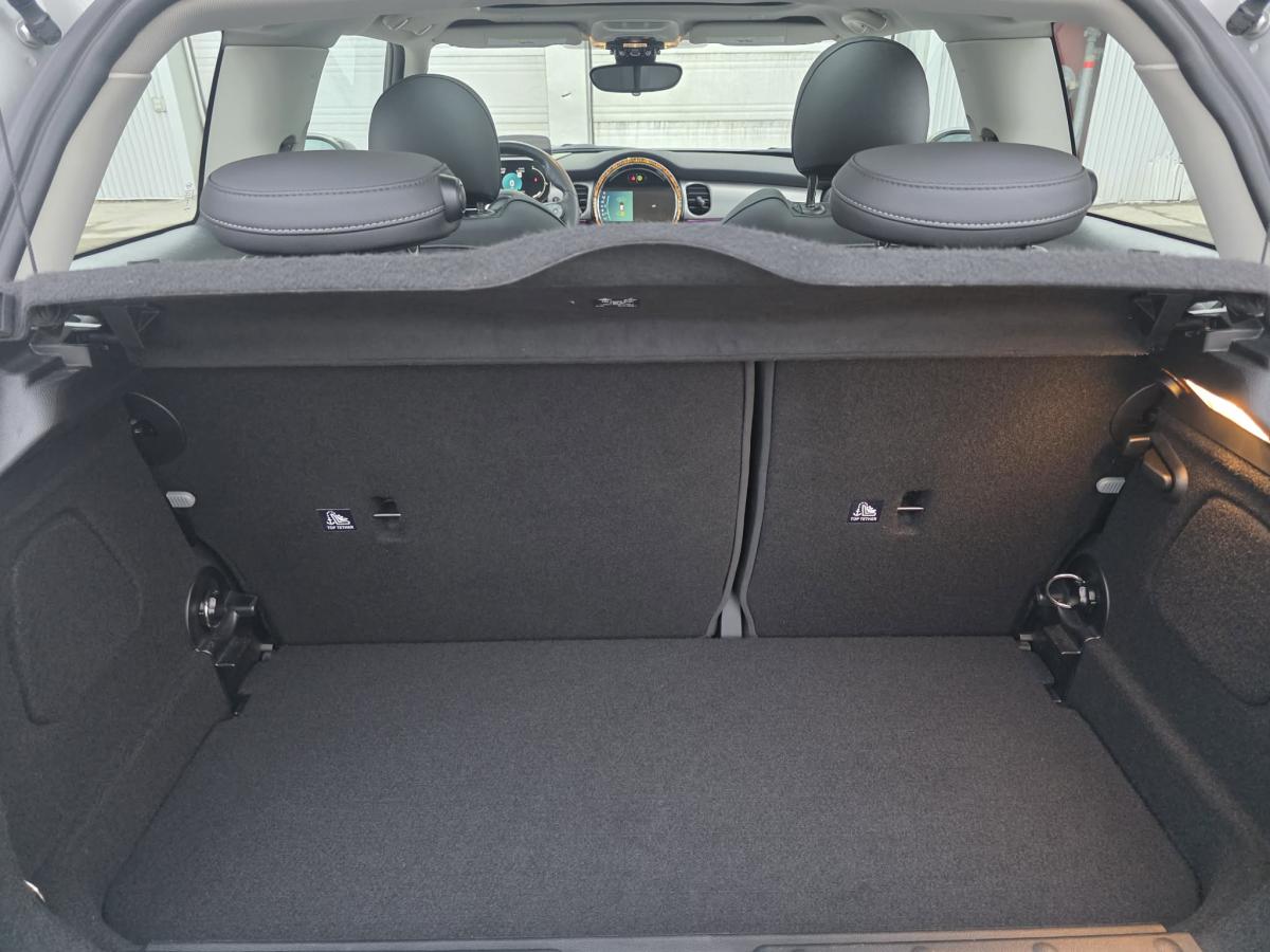 2024 MINI 3 door - Image 9