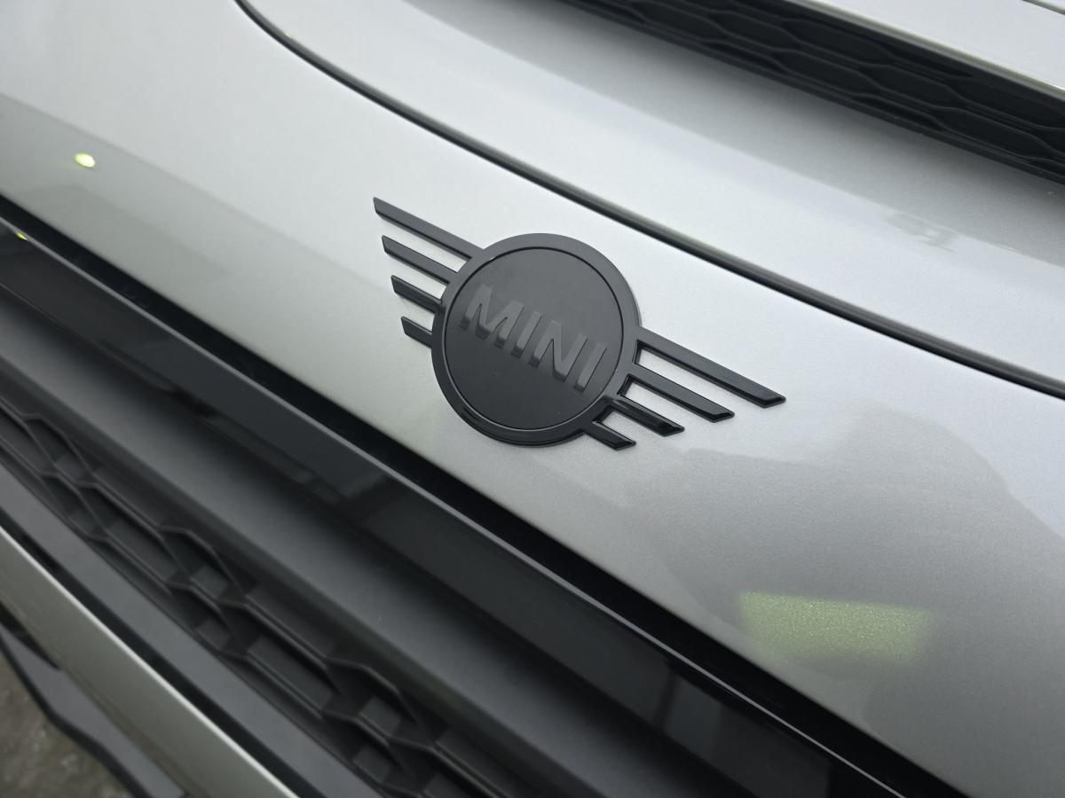 2024 MINI 3 door - Image 11