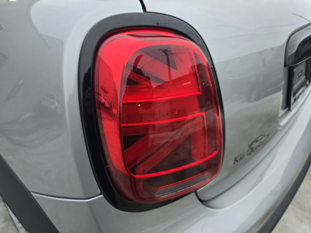 2024 MINI 3 door - Image 12