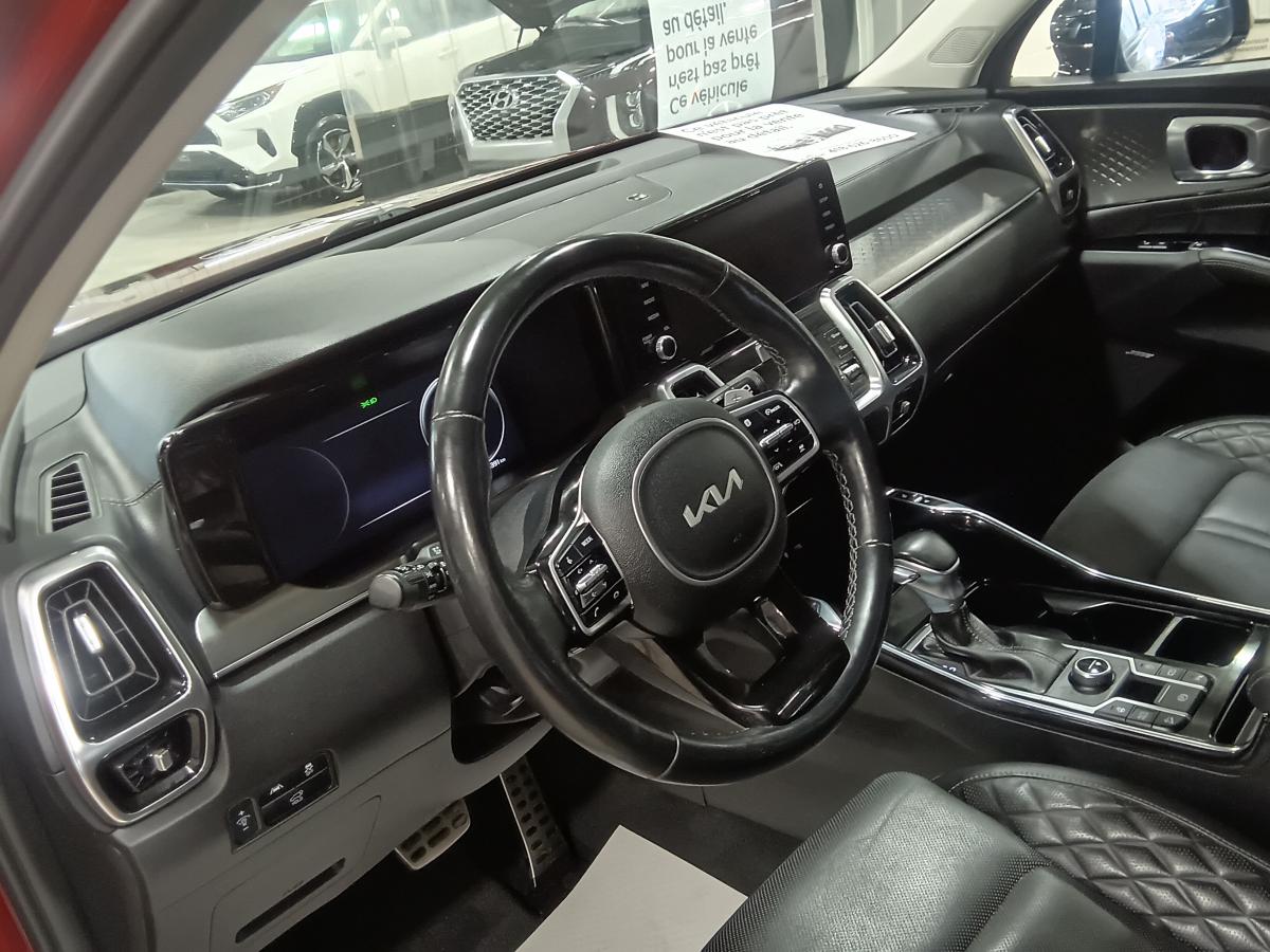 2022 Kia Sorento - Image 13