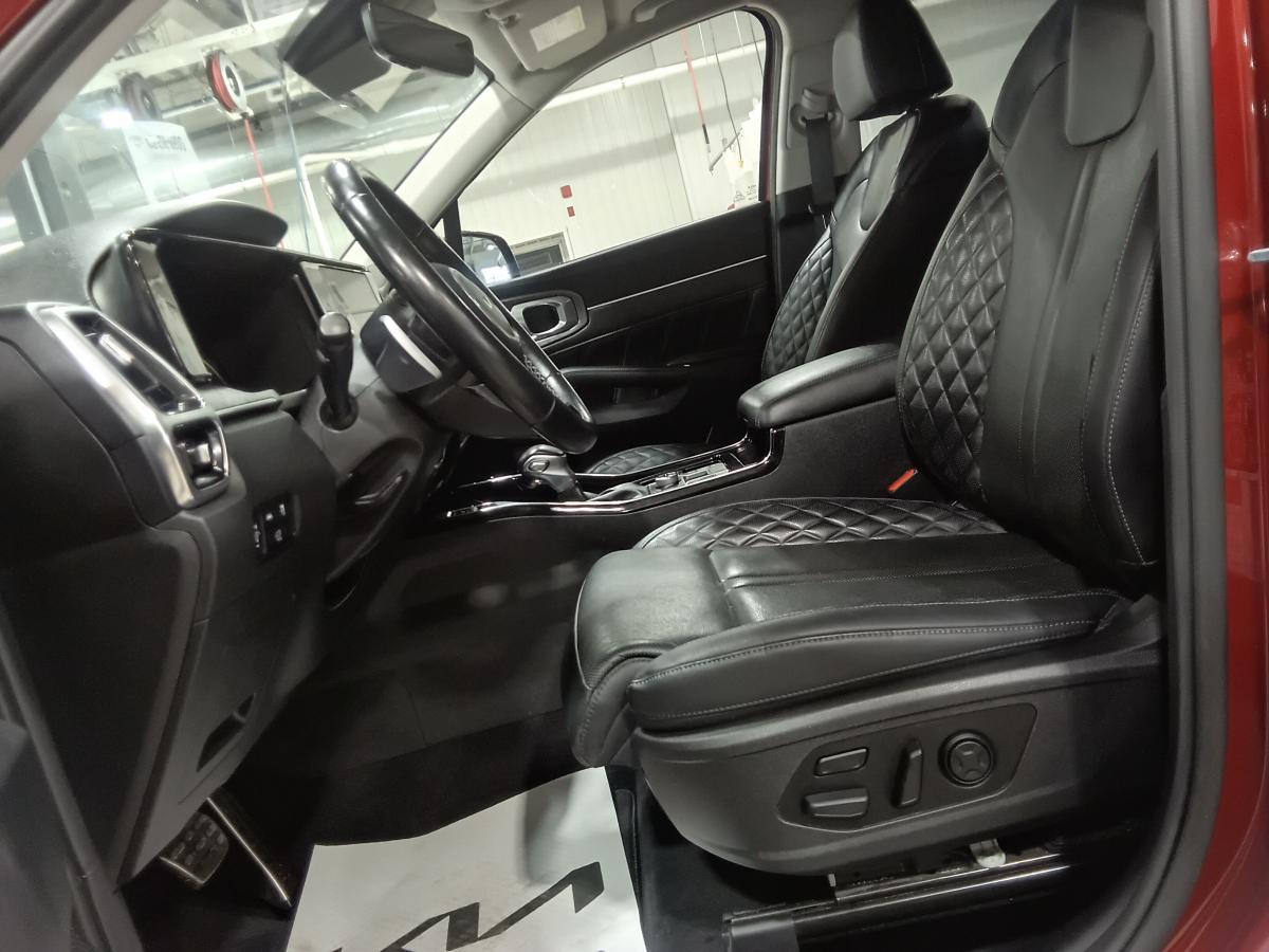 2022 Kia Sorento - Image 20