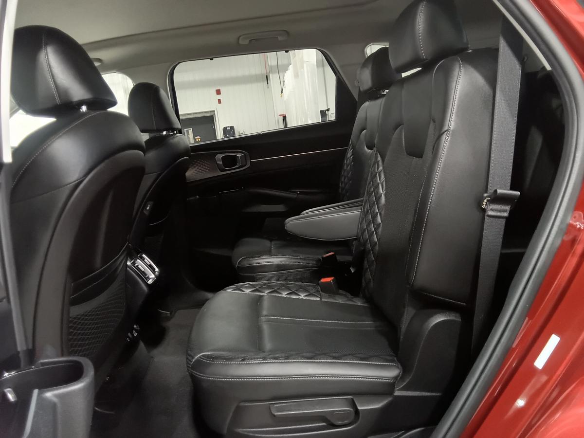 2022 Kia Sorento - Image 23