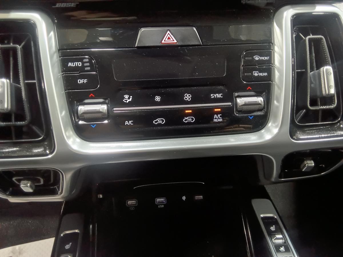 2022 Kia Sorento - Image 29