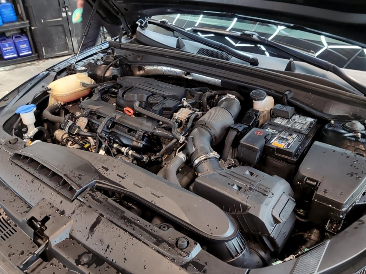 2022 Kia K5 - Image 6