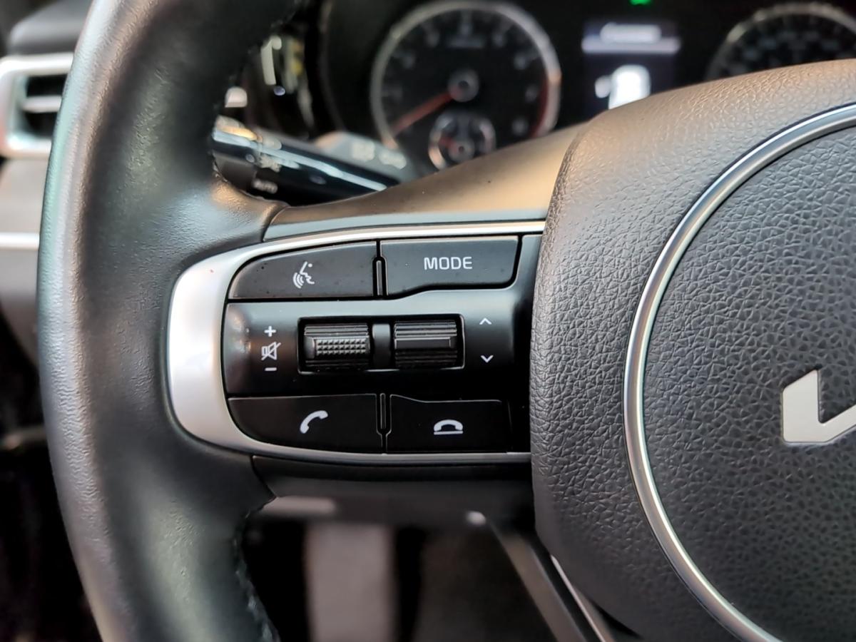 2022 Kia K5 - Image 26