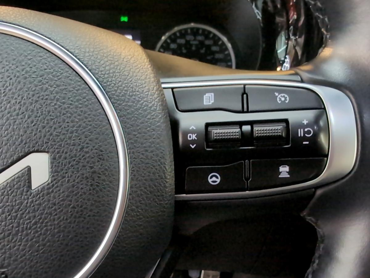 2022 Kia K5 - Image 28