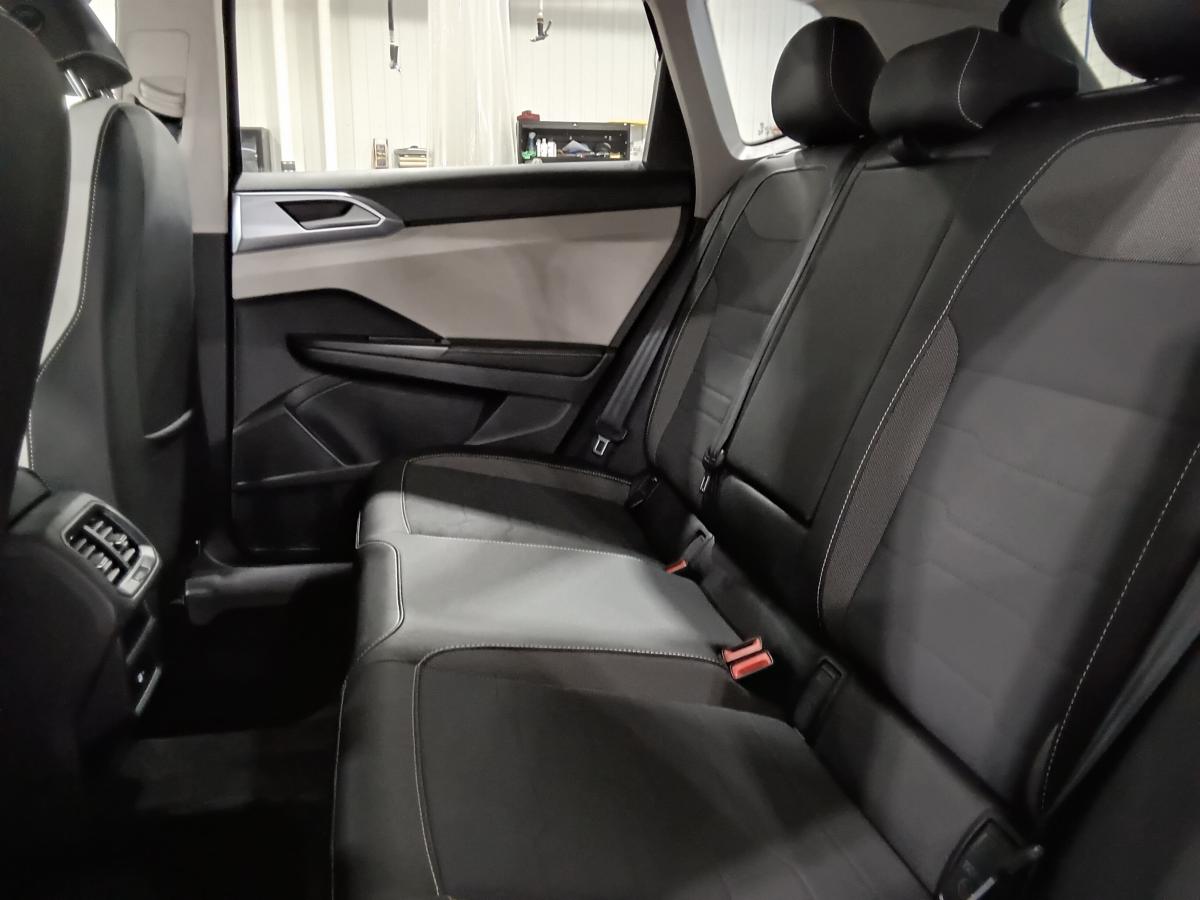 2025 Volkswagen Taos - Image 24