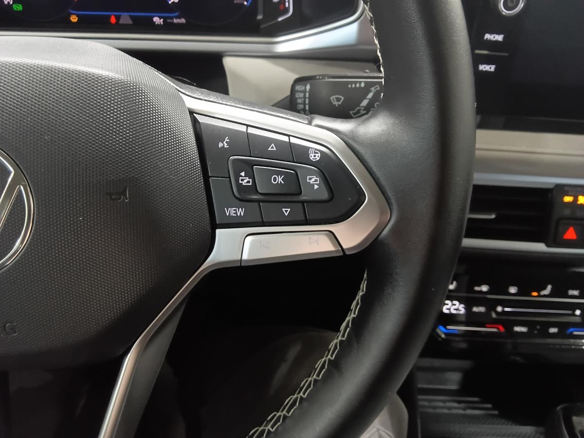 2025 Volkswagen Taos - Image 31