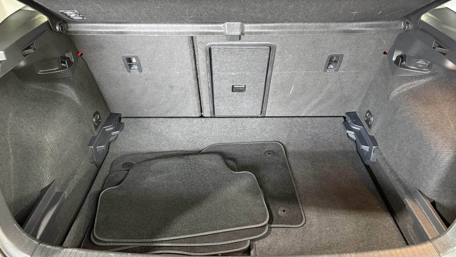 2018 Volkswagen Golf - Image 8