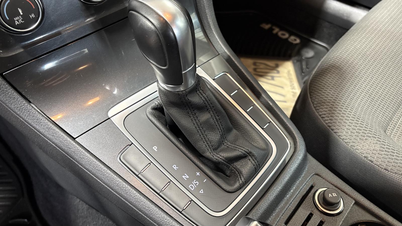 2018 Volkswagen Golf - Image 13