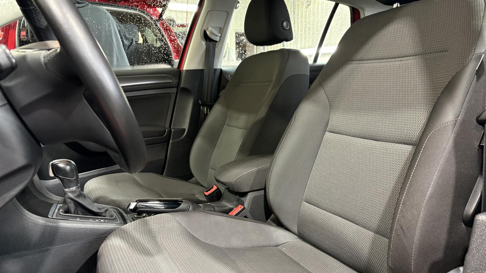 2018 Volkswagen Golf - Image 15