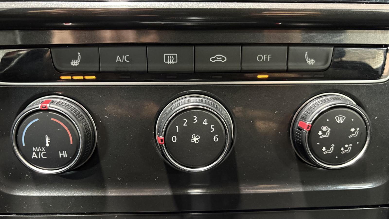 2018 Volkswagen Golf - Image 21