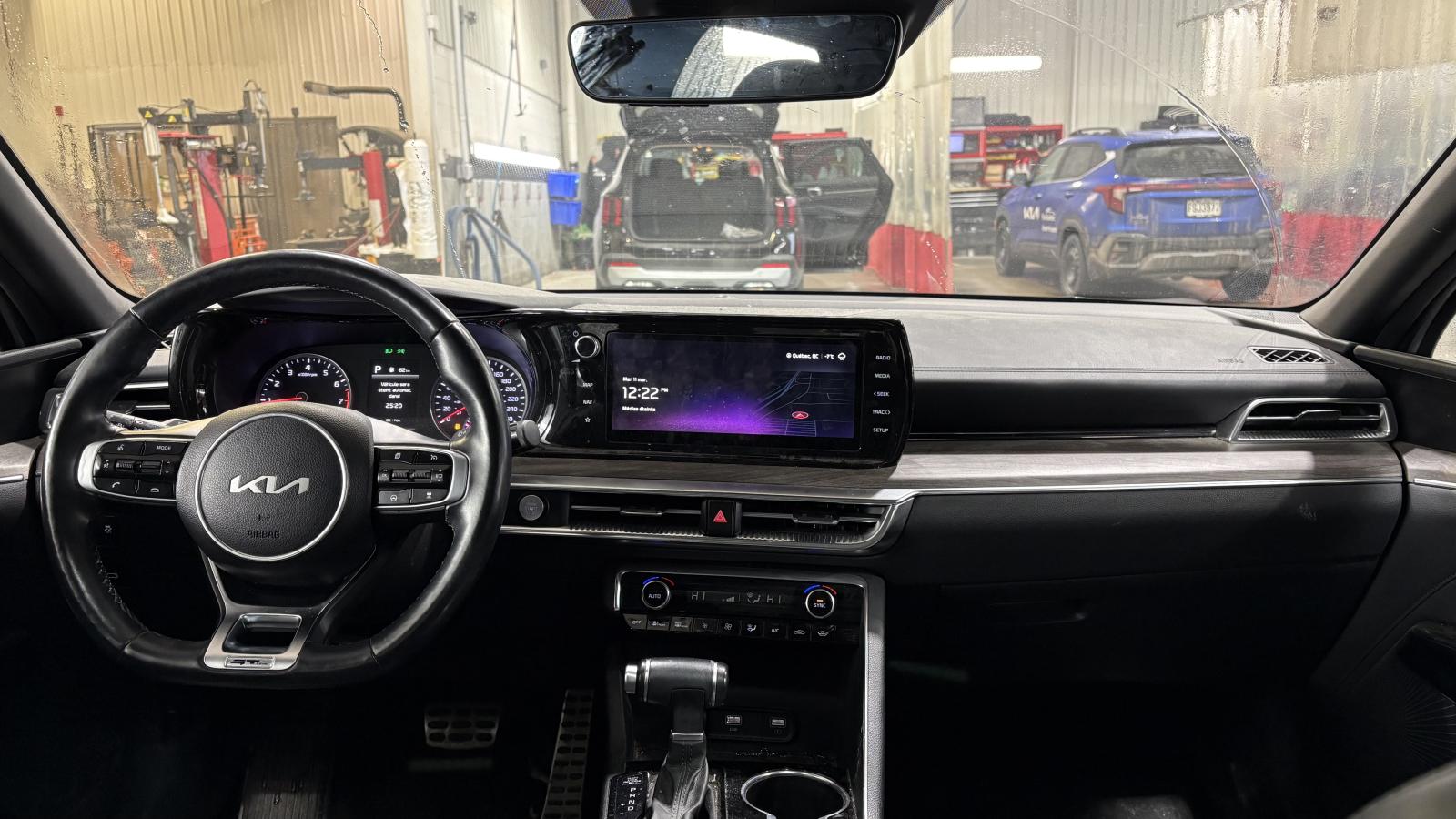 2023 Kia K5 - Image 7