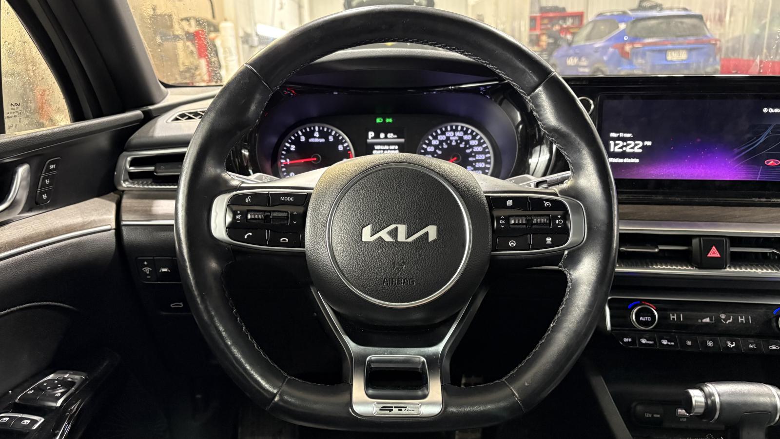 2023 Kia K5 - Image 10