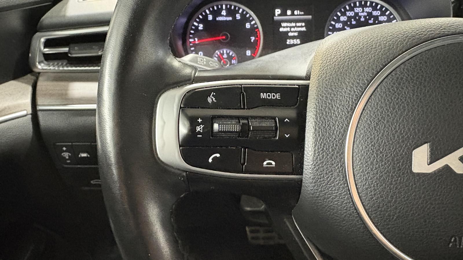 2023 Kia K5 - Image 22