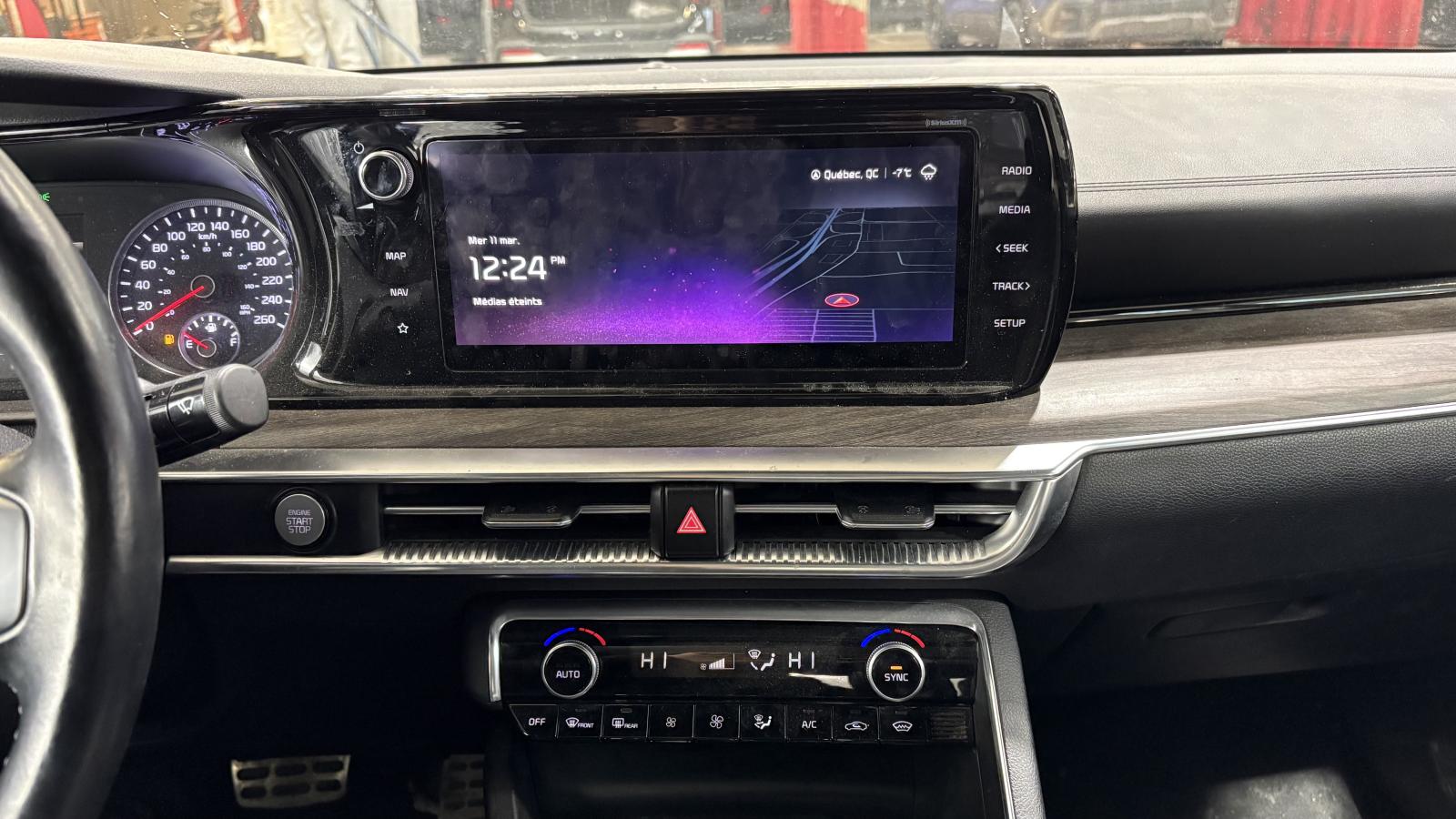 2023 Kia K5 - Image 29