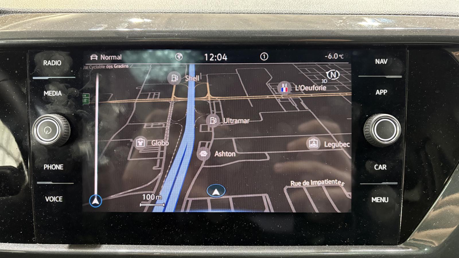 2023 Volkswagen Taos - Image 29