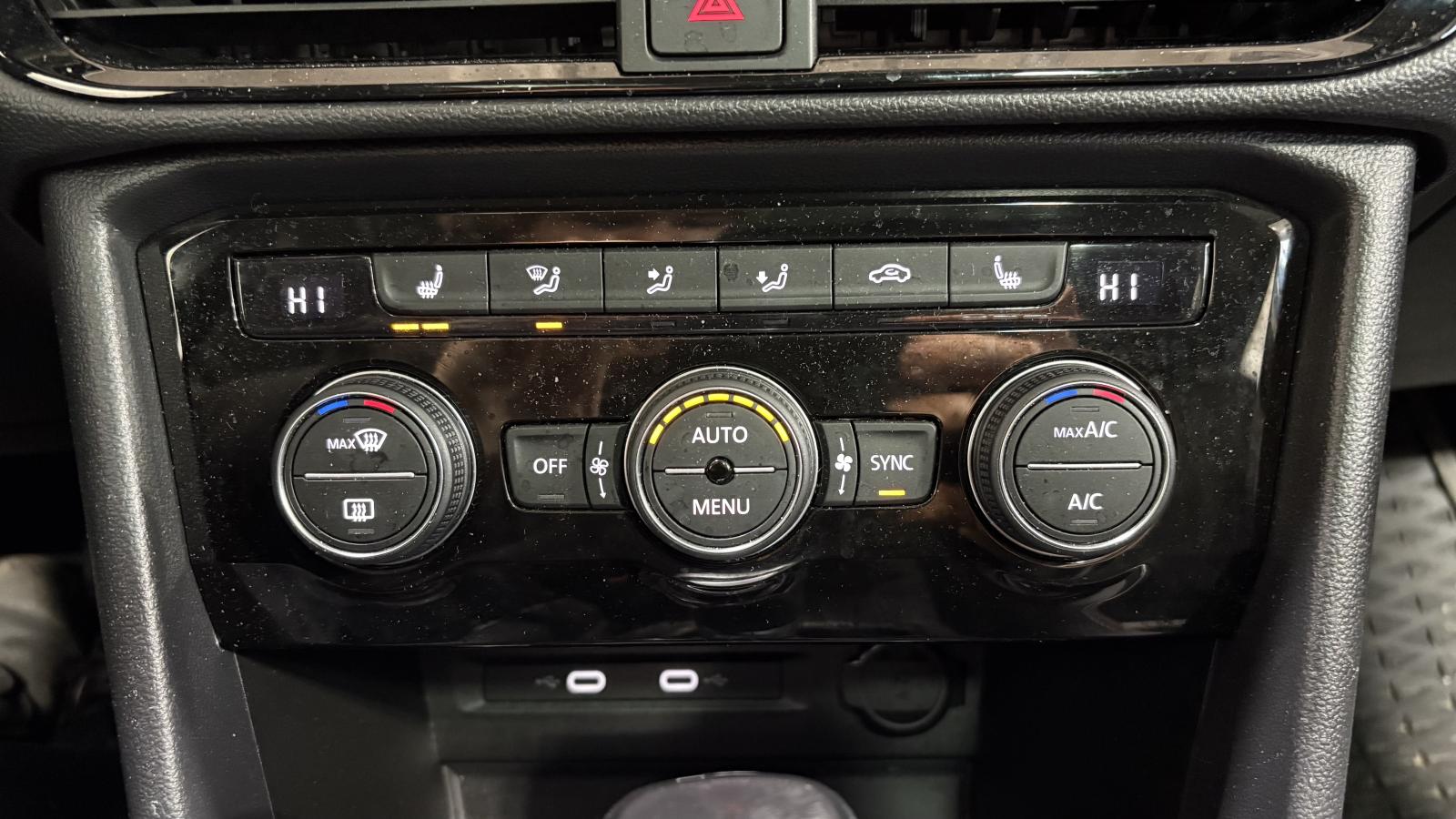 2023 Volkswagen Taos - Image 31