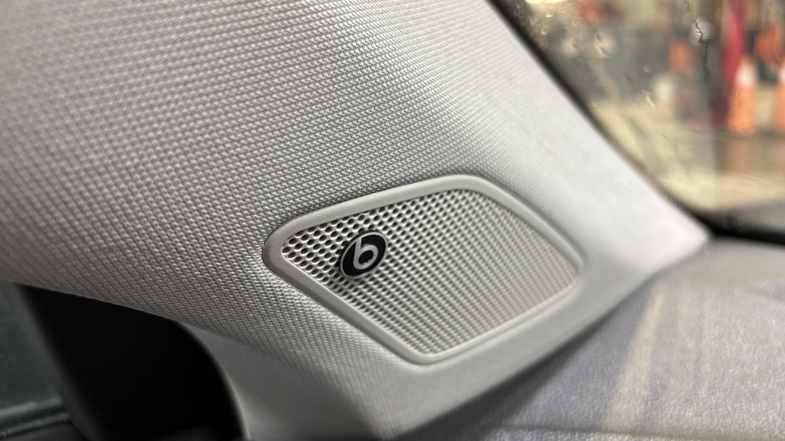 2023 Volkswagen Taos - Image 32