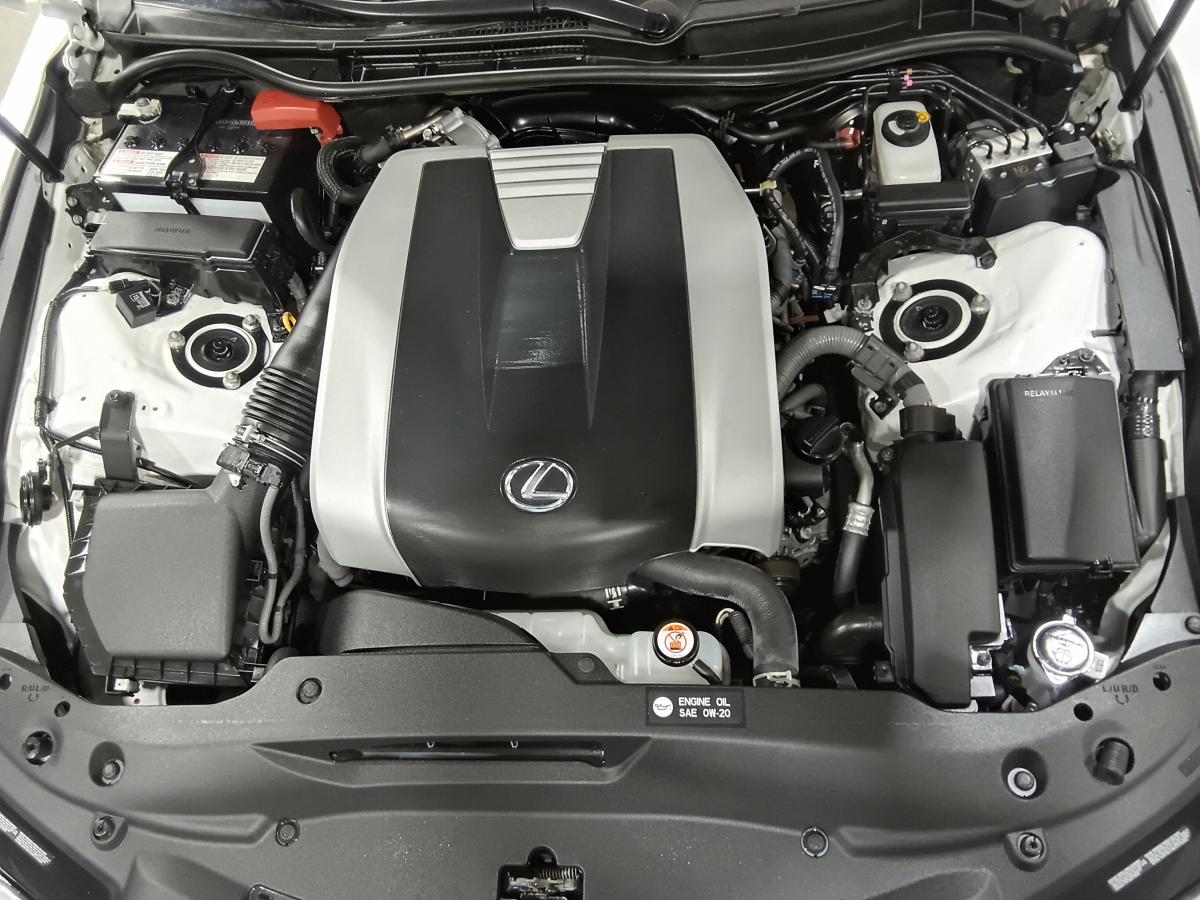 2024 Lexus IS 300 - Image 8