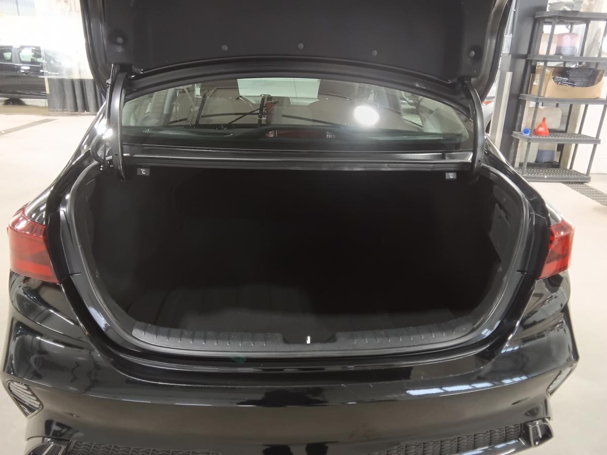 2023 Kia Forte - Image 9