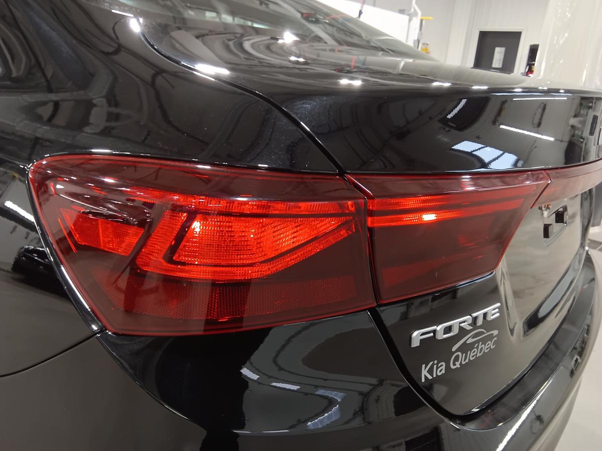 2023 Kia Forte - Image 12