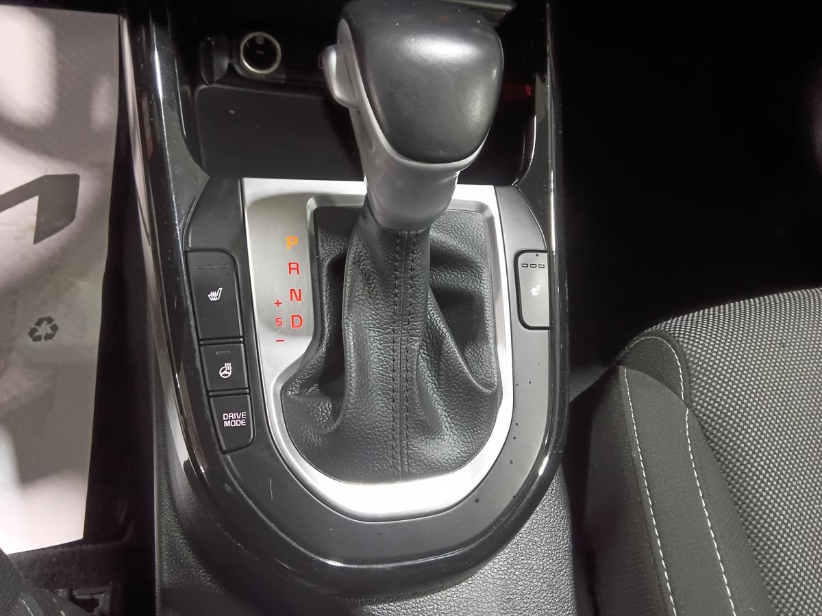 2023 Kia Forte - Image 19