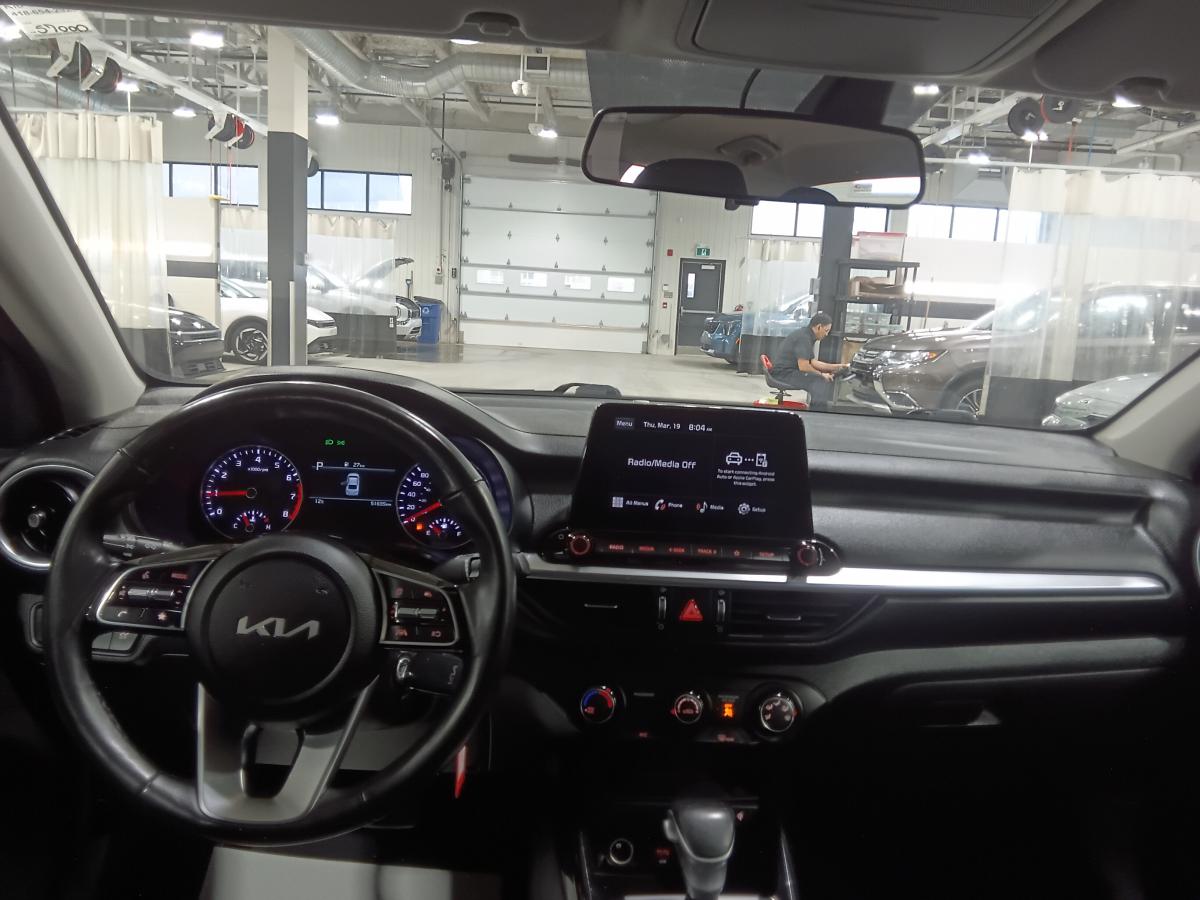 2023 Kia Forte - Image 22