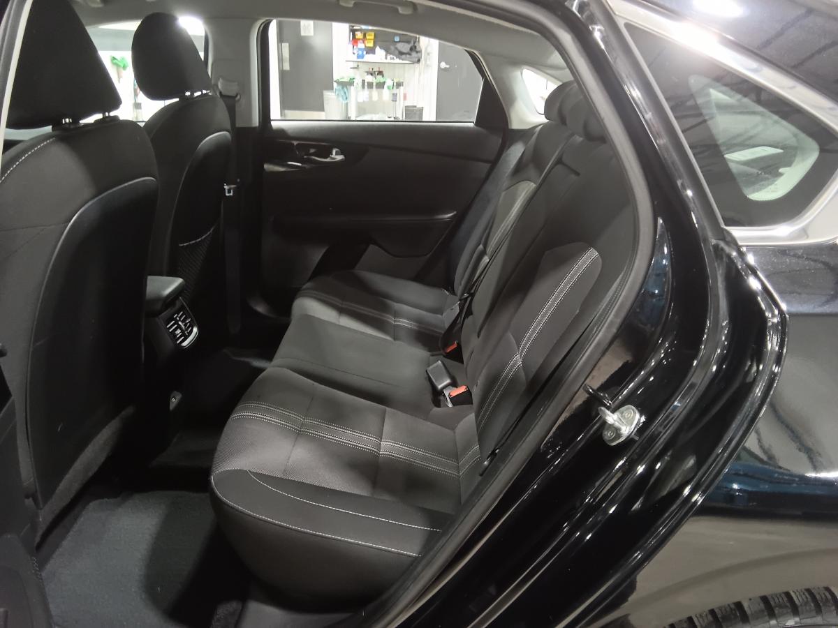 2023 Kia Forte - Image 24